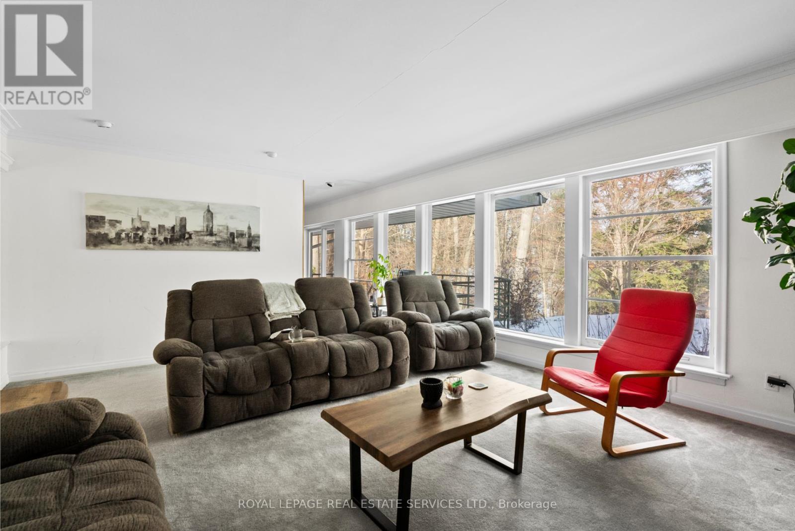 89 Valecrest Drive, Toronto, Ontario  M9A 4P5 - Photo 6 - W12098602