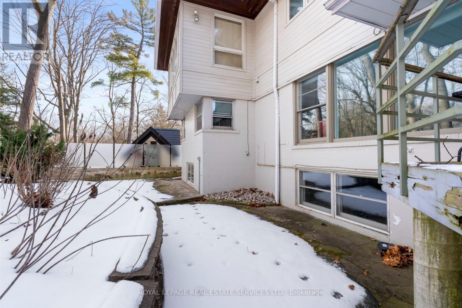89 Valecrest Drive, Toronto, Ontario  M9A 4P5 - Photo 28 - W12098602
