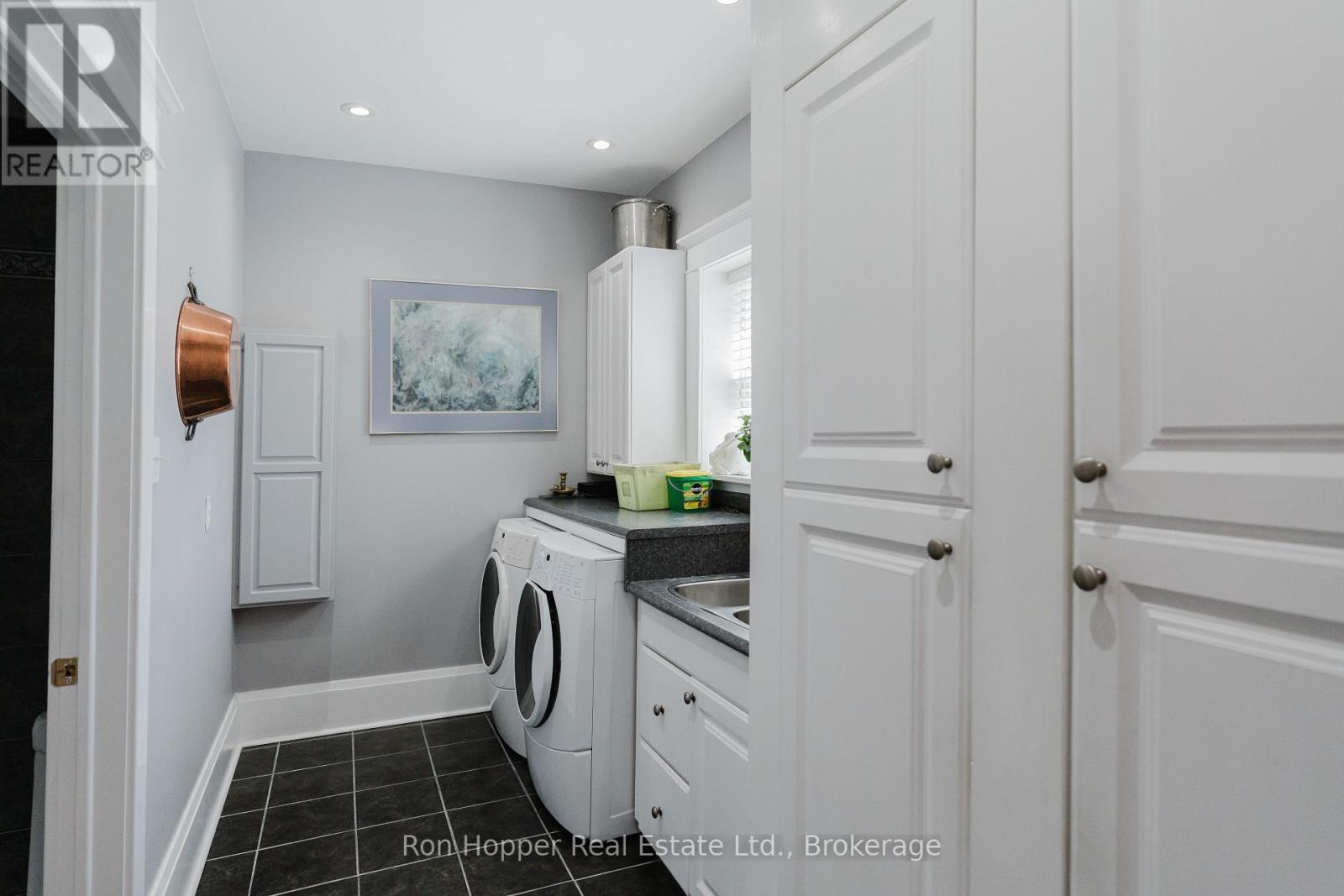 525 9th Street E, Owen Sound, Ontario  N4K 1P4 - Photo 12 - X12098805