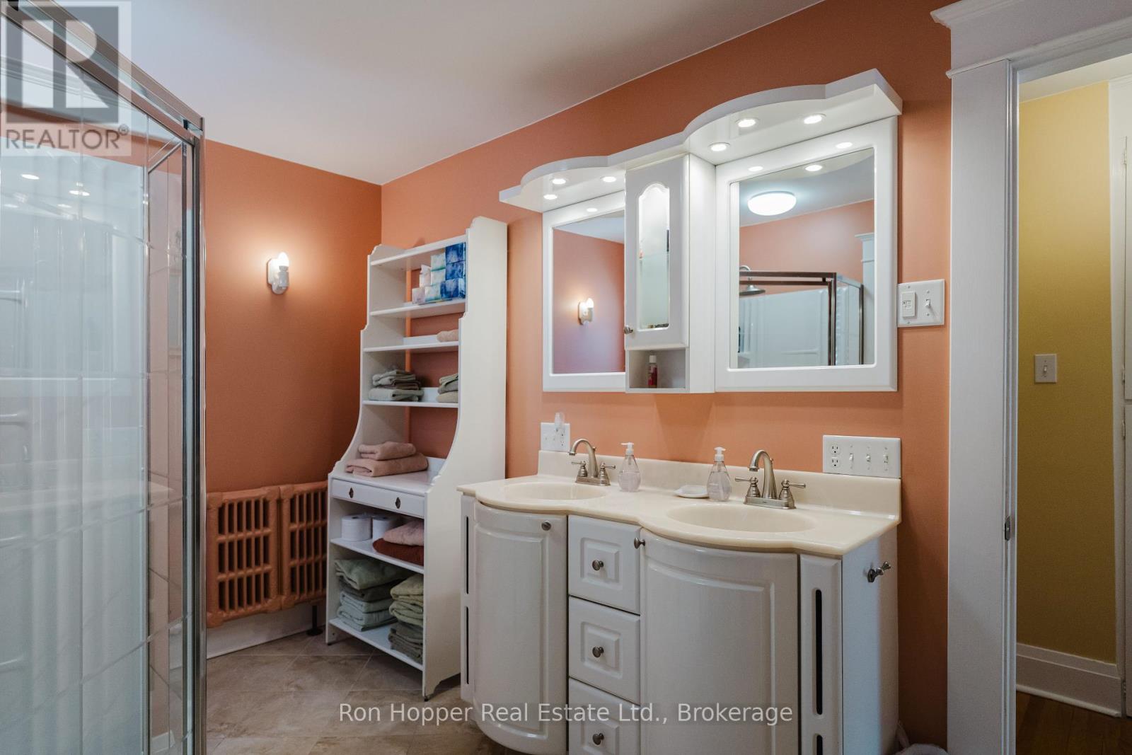 525 9th Street E, Owen Sound, Ontario  N4K 1P4 - Photo 24 - X12098805
