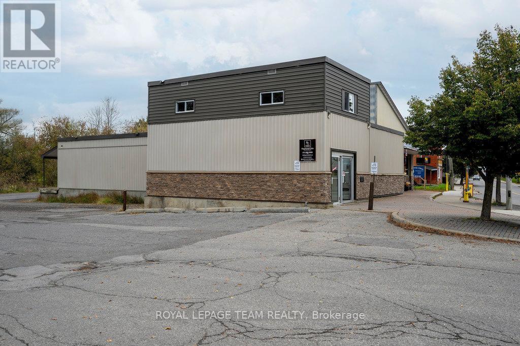 433 Donald B Munro Drive, Ottawa, Ontario  K0A 1L0 - Photo 2 - X12098896