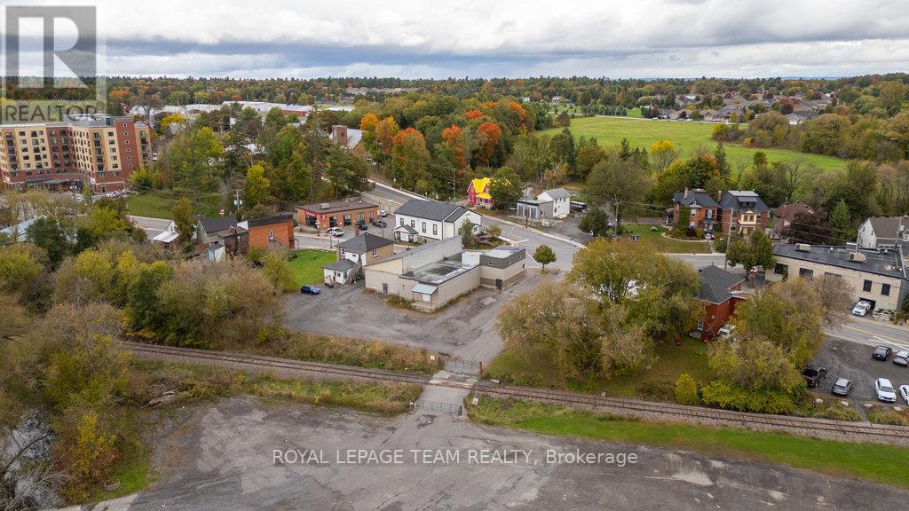 433 Donald B Munro Drive, Ottawa, Ontario  K0A 1L0 - Photo 7 - X12098896