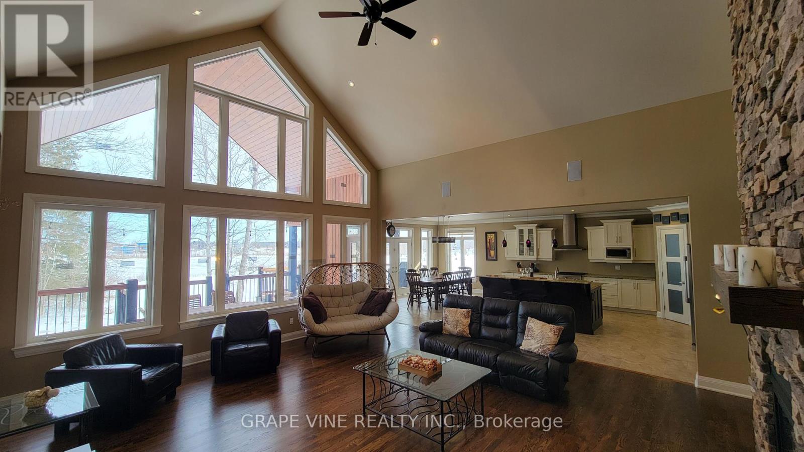 Property at 515 WEST LAKE CIRCLE image 3