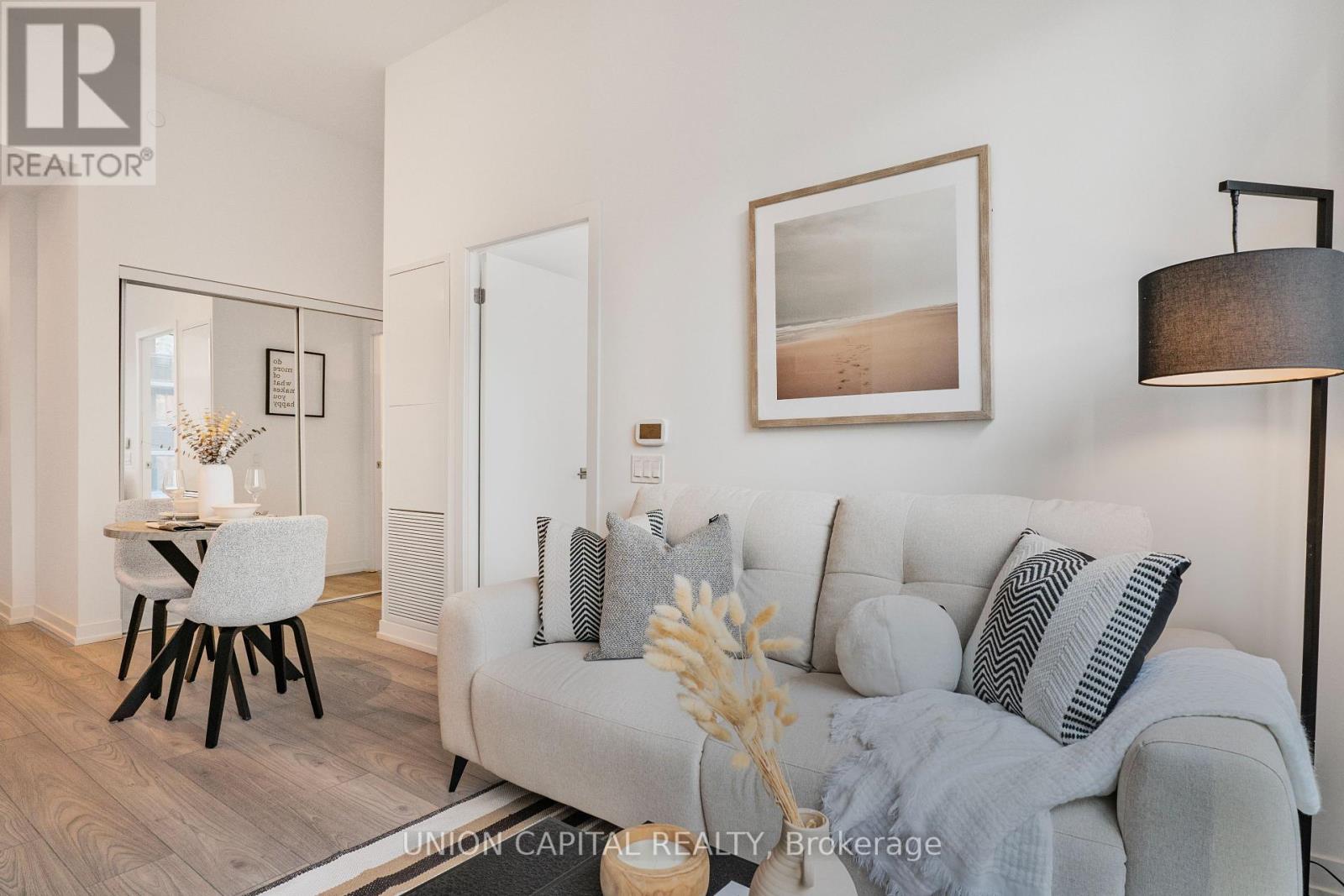 1001 - 82 Dalhousie Street, Toronto, Ontario  M5B 0C5 - Photo 4 - C12098796