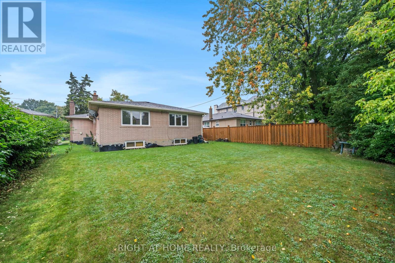 39 Heathview Avenue, Toronto, Ontario  M2K 2C2 - Photo 15 - C12098859