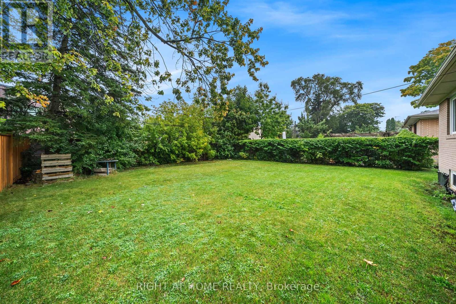 39 Heathview Avenue, Toronto, Ontario  M2K 2C2 - Photo 16 - C12098859