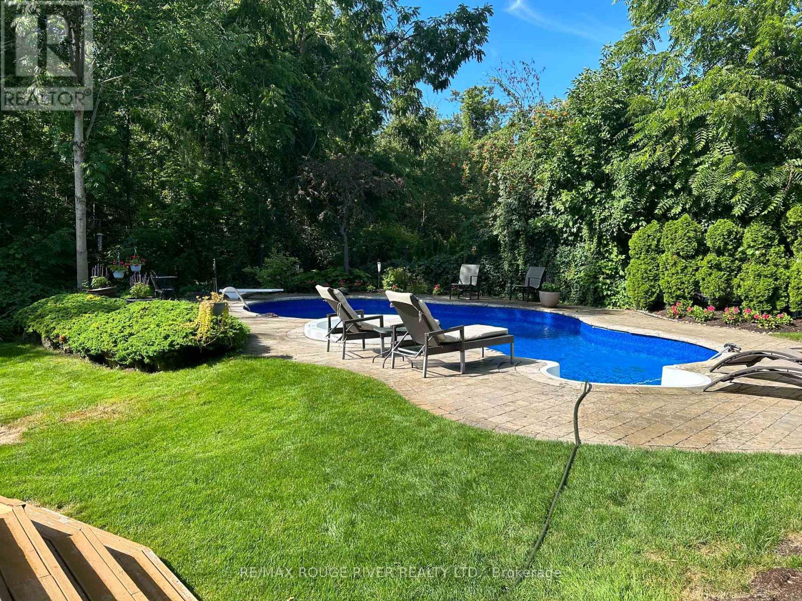 Property at 885 BAYLAWN DRIVE image 3