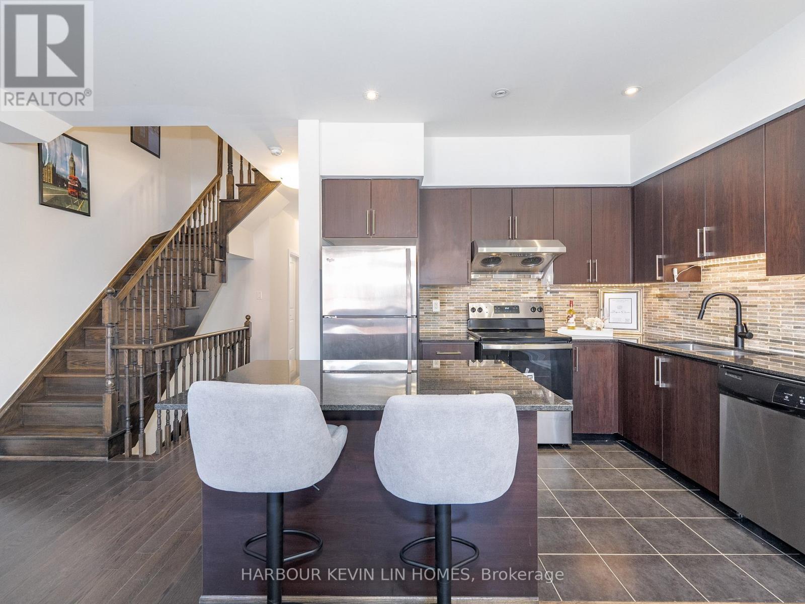 Th15 - 382 Highway 7 E, Richmond Hill, Ontario  L4B 0C5 - Photo 11 - N12098871