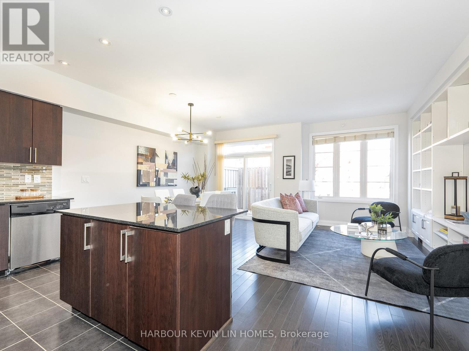 Th15 - 382 Highway 7 E, Richmond Hill, Ontario  L4B 0C5 - Photo 6 - N12098871