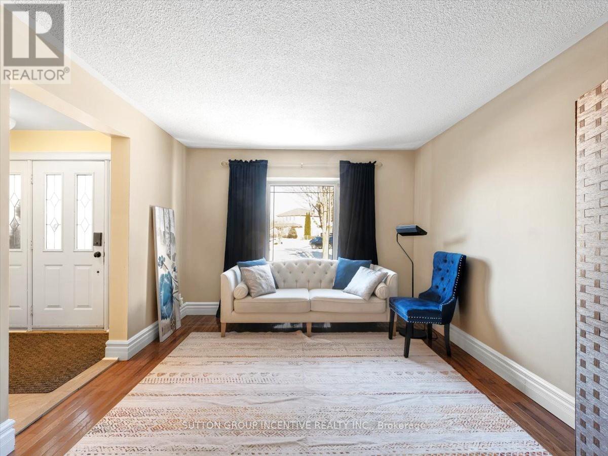 Property at 9 TOWER COURT image 4