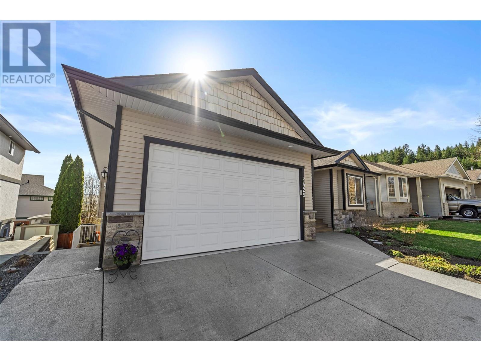 Property at 2429 Abbeyglen Way Way image 2