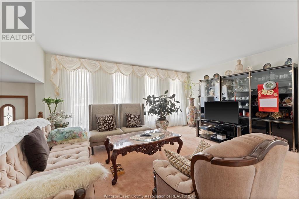 Property at 134 ANGSTROM CRESCENT image 5
