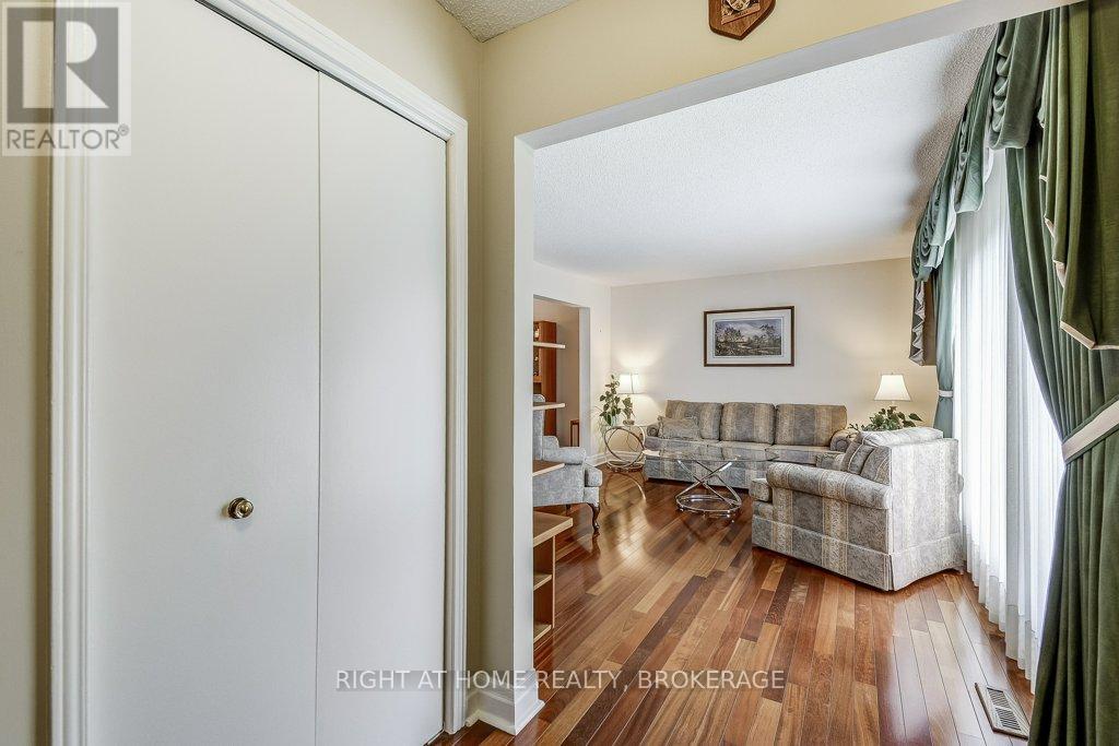 110 Elgin Drive, Brampton, Ontario  L6Y 2E8 - Photo 10 - W12098776