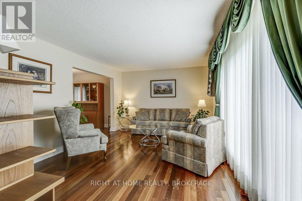 110 Elgin Drive, Brampton, Ontario  L6Y 2E8 - Photo 11 - W12098776
