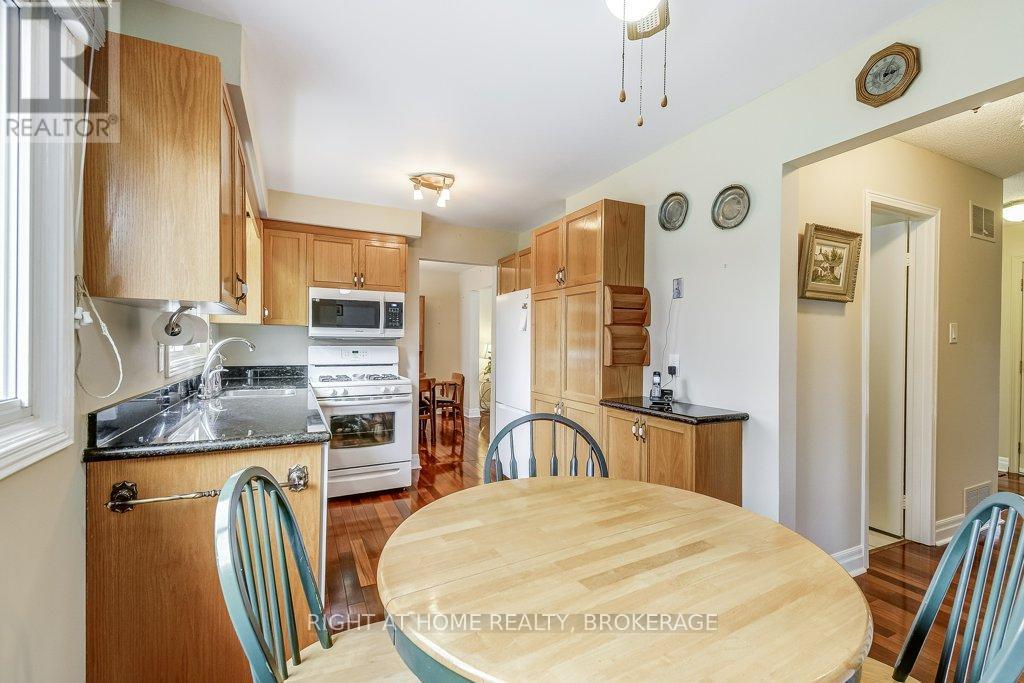 110 Elgin Drive, Brampton, Ontario  L6Y 2E8 - Photo 18 - W12098776