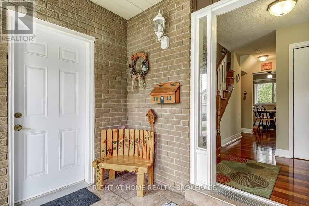 110 Elgin Drive, Brampton, Ontario  L6Y 2E8 - Photo 8 - W12098776