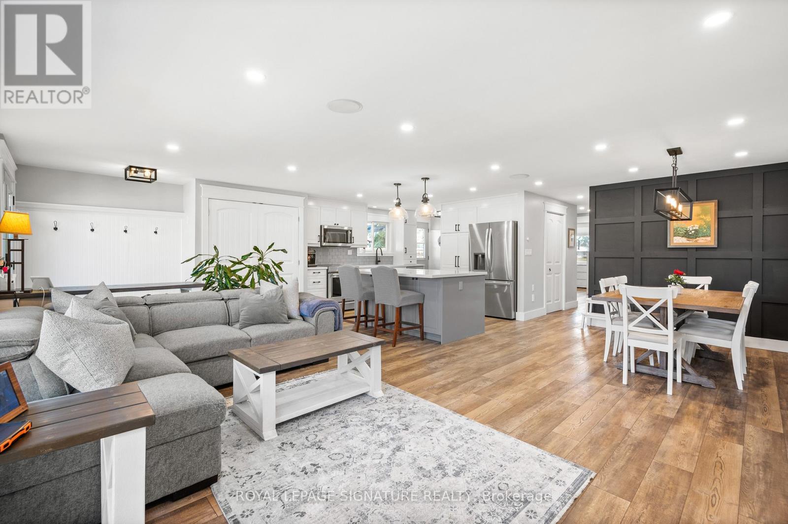Property at 756 FROBISHER BOULEVARD image 2