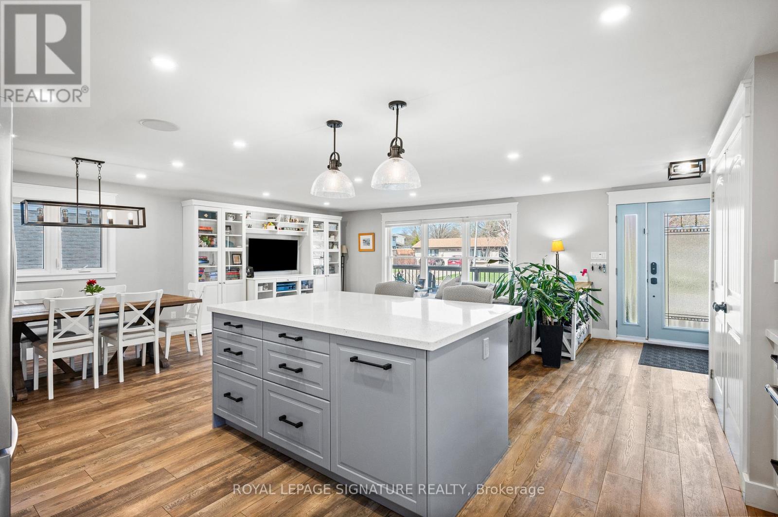 Property at 756 FROBISHER BOULEVARD image 3