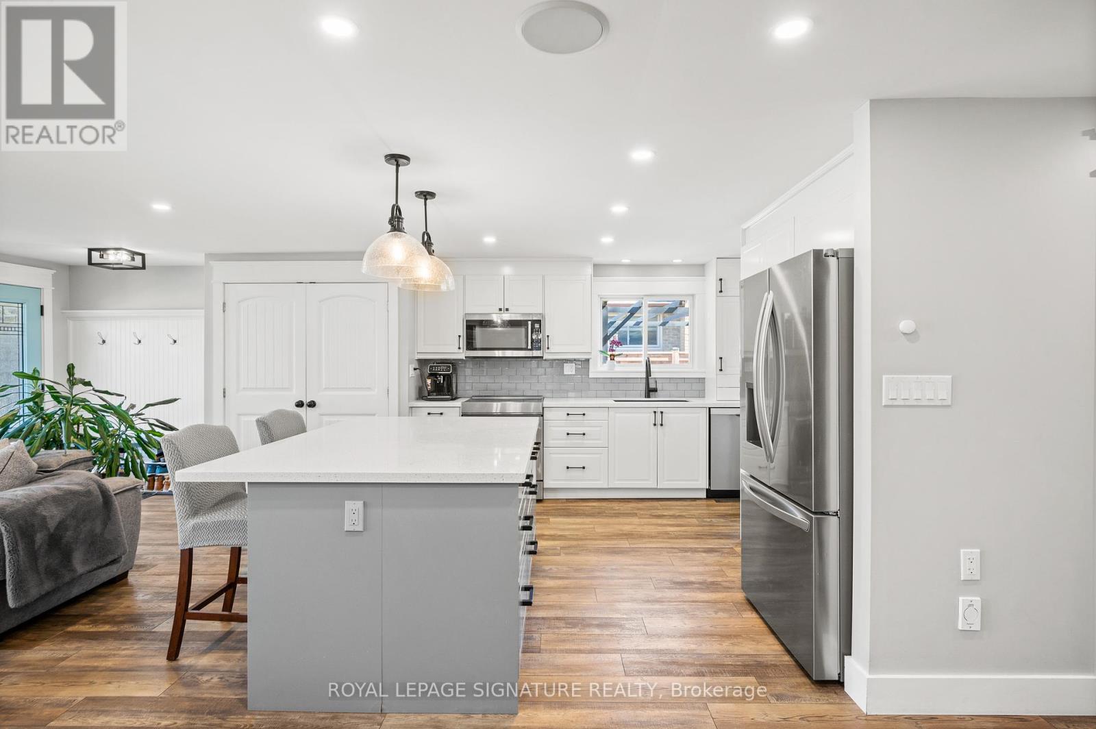 Property at 756 FROBISHER BOULEVARD image 5