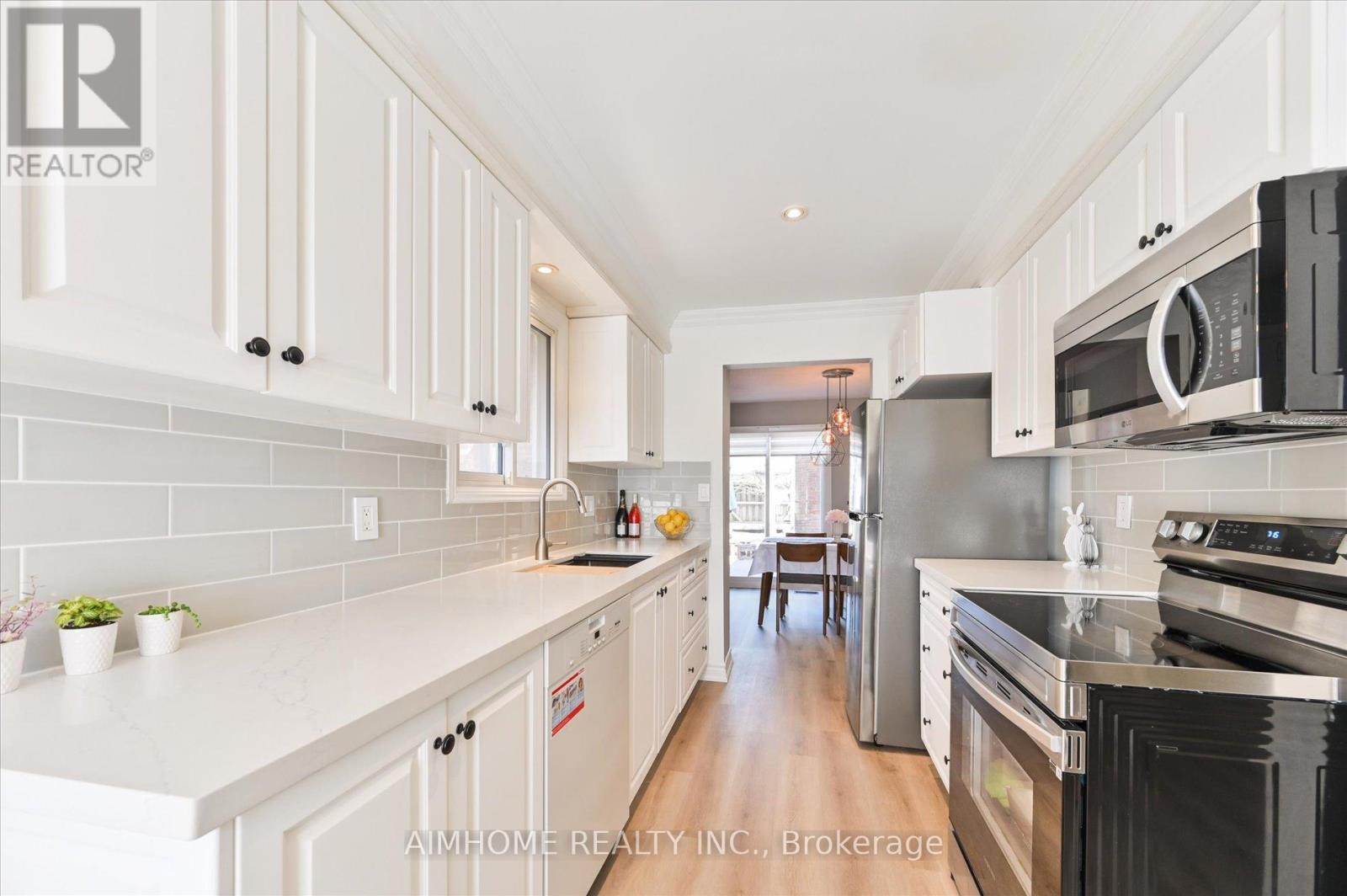 787 Roseheath Drive, Milton, Ontario  L9T 4M4 - Photo 11 - W12098812