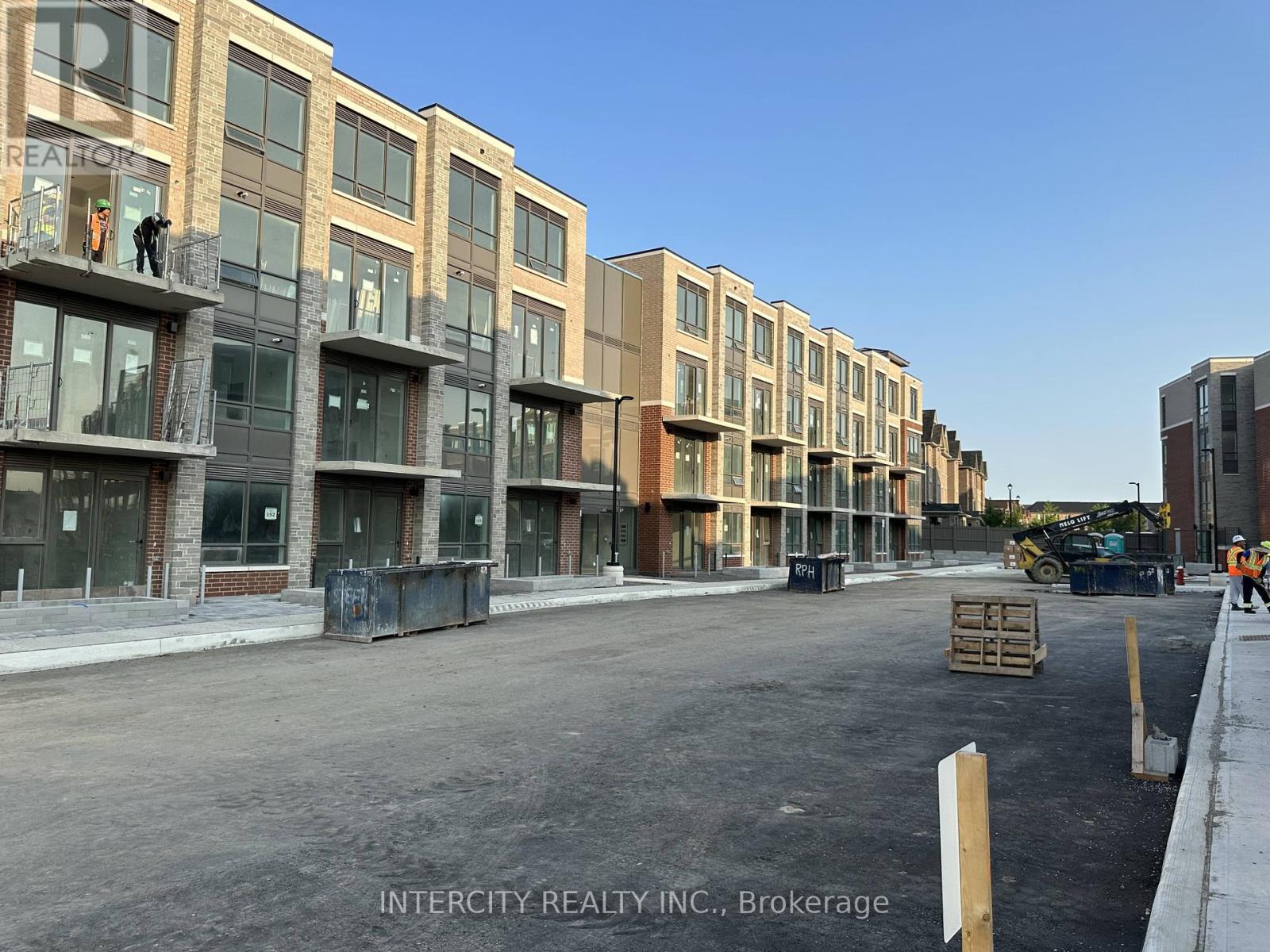 221 - 95 Attmar Drive, Brampton (Bram East), Ontario  L6P 0Y6 - Photo 6 - W12098891