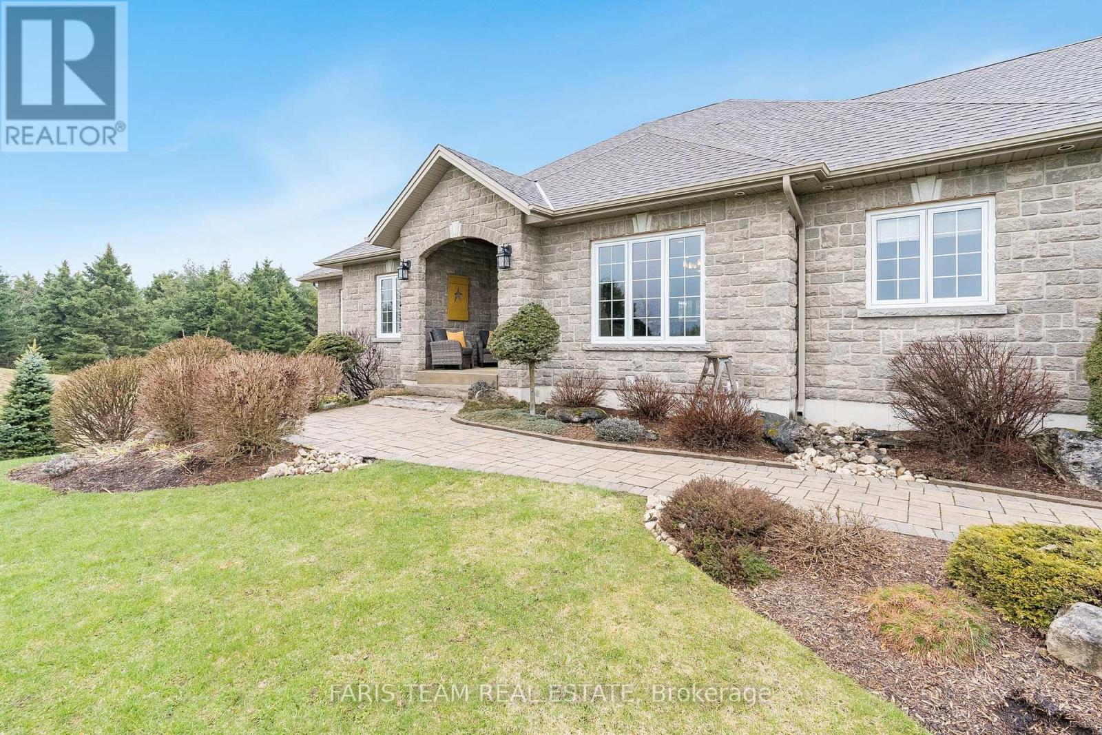 Property at 477438 3RD LINE image 4