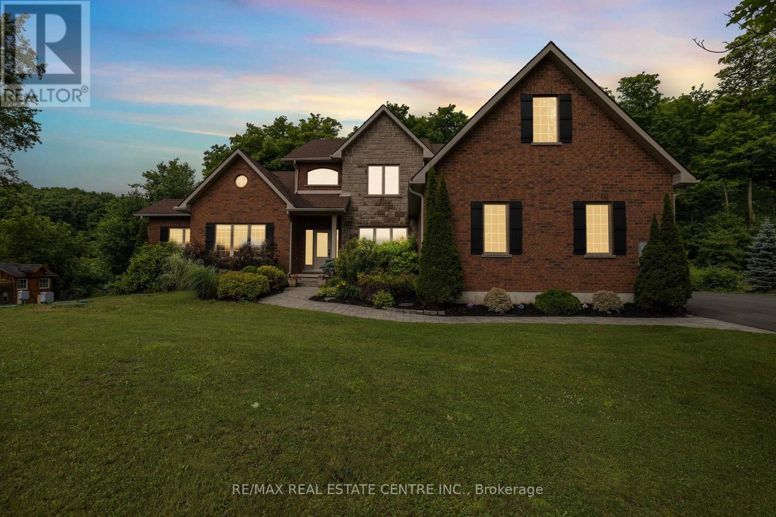 Property at 2 ASHLEA LANE image 2