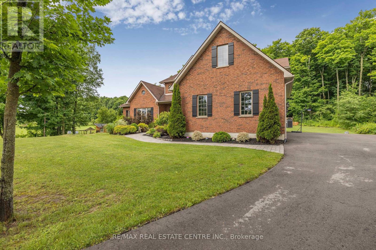 Property at 2 ASHLEA LANE image 3