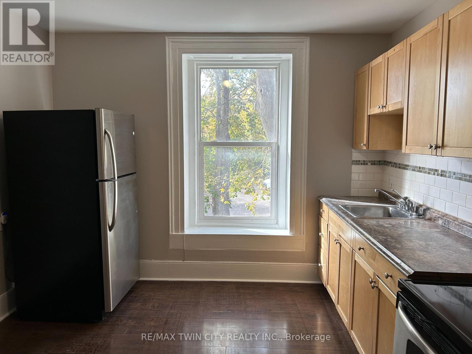 840-846 King Street E, Cambridge, Ontario  N3H 3P2 - Photo 32 - X12098860