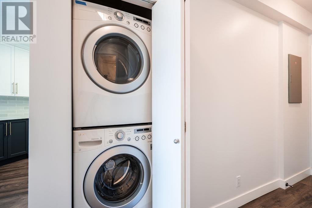 Listing Picture 16 of 27 : 404 2228 MARSTRAND AVENUE, Vancouver / 溫哥華 - 魯藝地產 Yvonne Lu Group - MLS Medallion Club Member