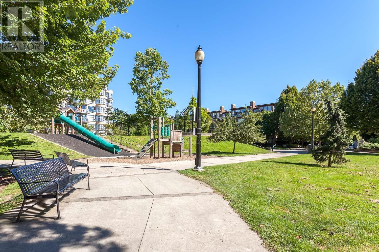 Listing Picture 24 of 27 : 404 2228 MARSTRAND AVENUE, Vancouver / 溫哥華 - 魯藝地產 Yvonne Lu Group - MLS Medallion Club Member