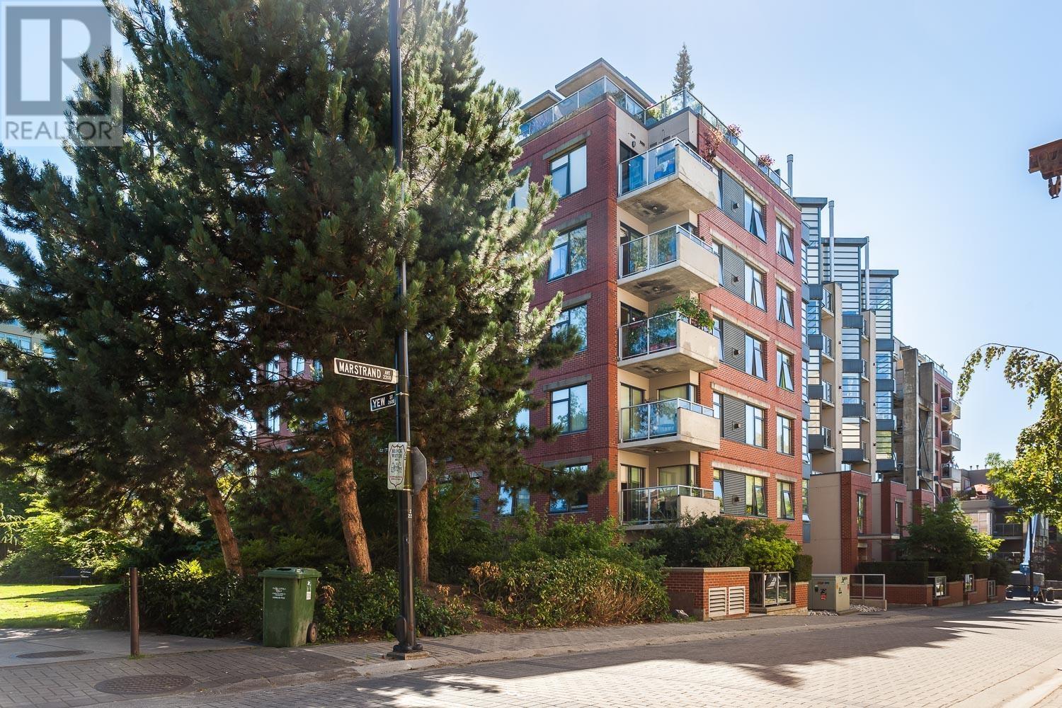 Listing Picture 21 of 27 : 404 2228 MARSTRAND AVENUE, Vancouver / 溫哥華 - 魯藝地產 Yvonne Lu Group - MLS Medallion Club Member