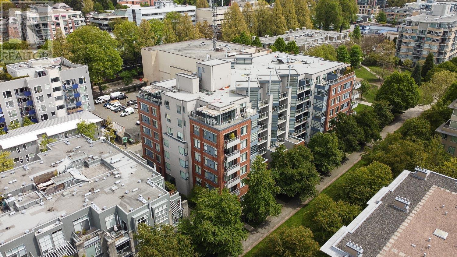 Listing Picture 22 of 27 : 404 2228 MARSTRAND AVENUE, Vancouver / 溫哥華 - 魯藝地產 Yvonne Lu Group - MLS Medallion Club Member