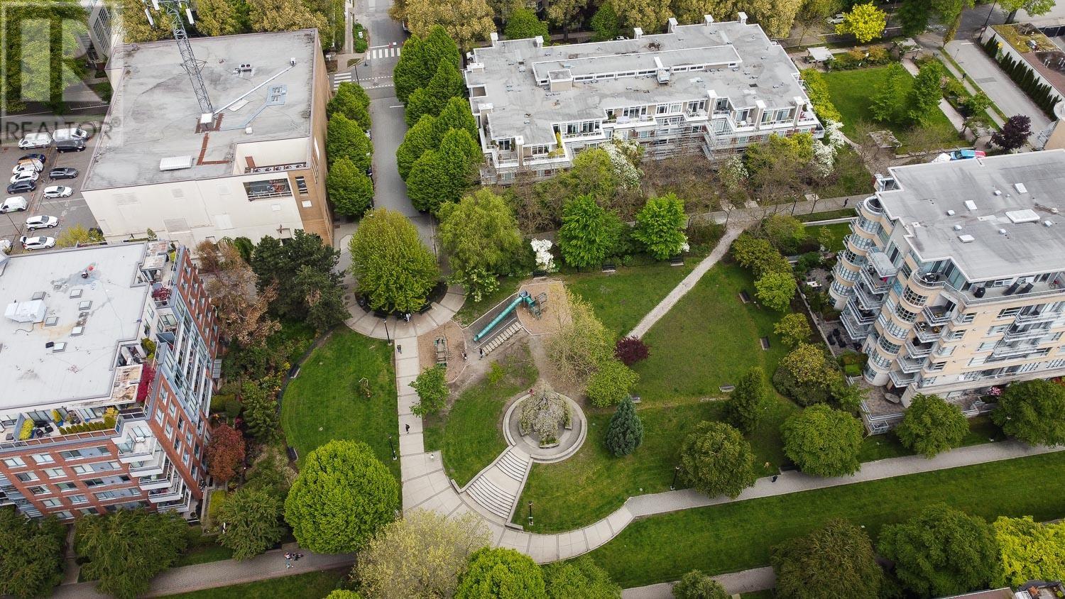 Listing Picture 25 of 27 : 404 2228 MARSTRAND AVENUE, Vancouver / 溫哥華 - 魯藝地產 Yvonne Lu Group - MLS Medallion Club Member