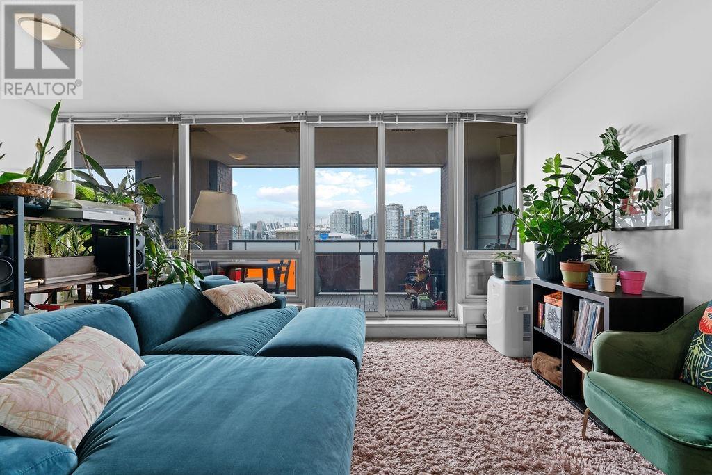 704 718 MAIN STREET, vancouver, British Columbia V6A0B1