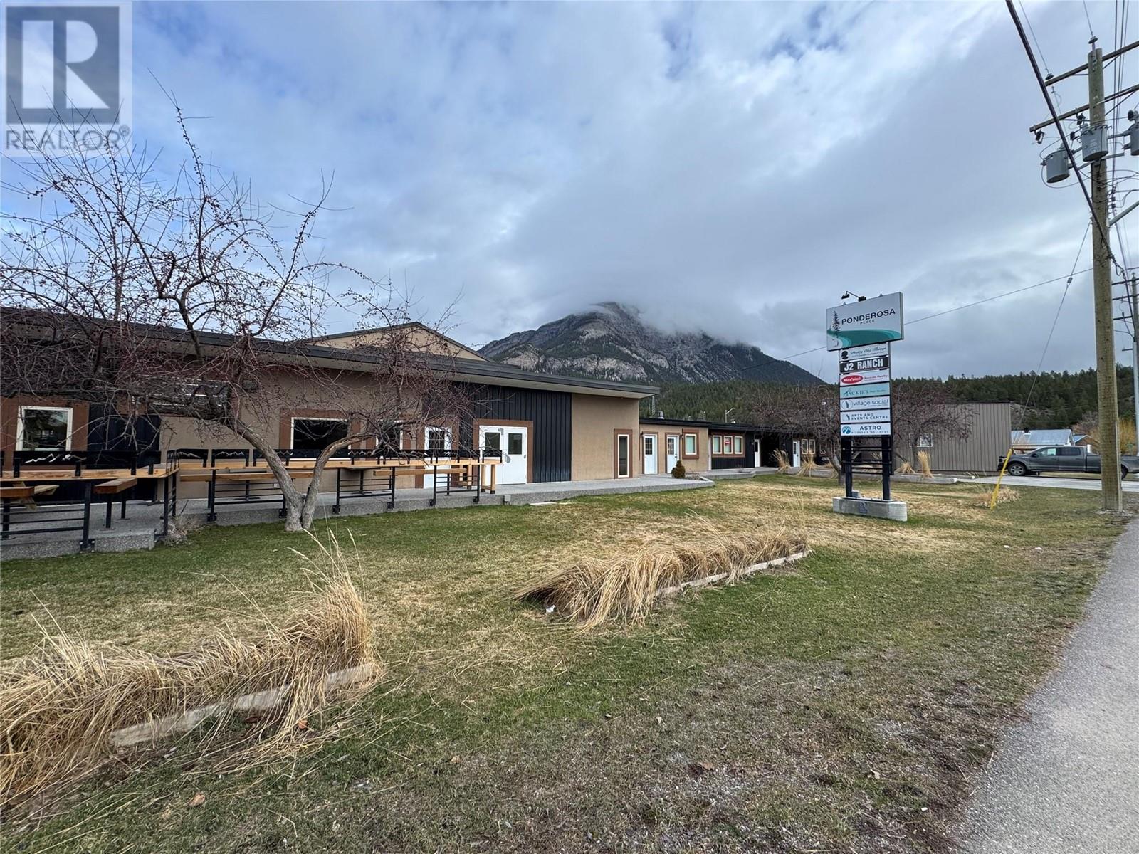 4957 Burns Avenue, Canal Flats, British Columbia  V0B 1B0 - Photo 2 - 10344460