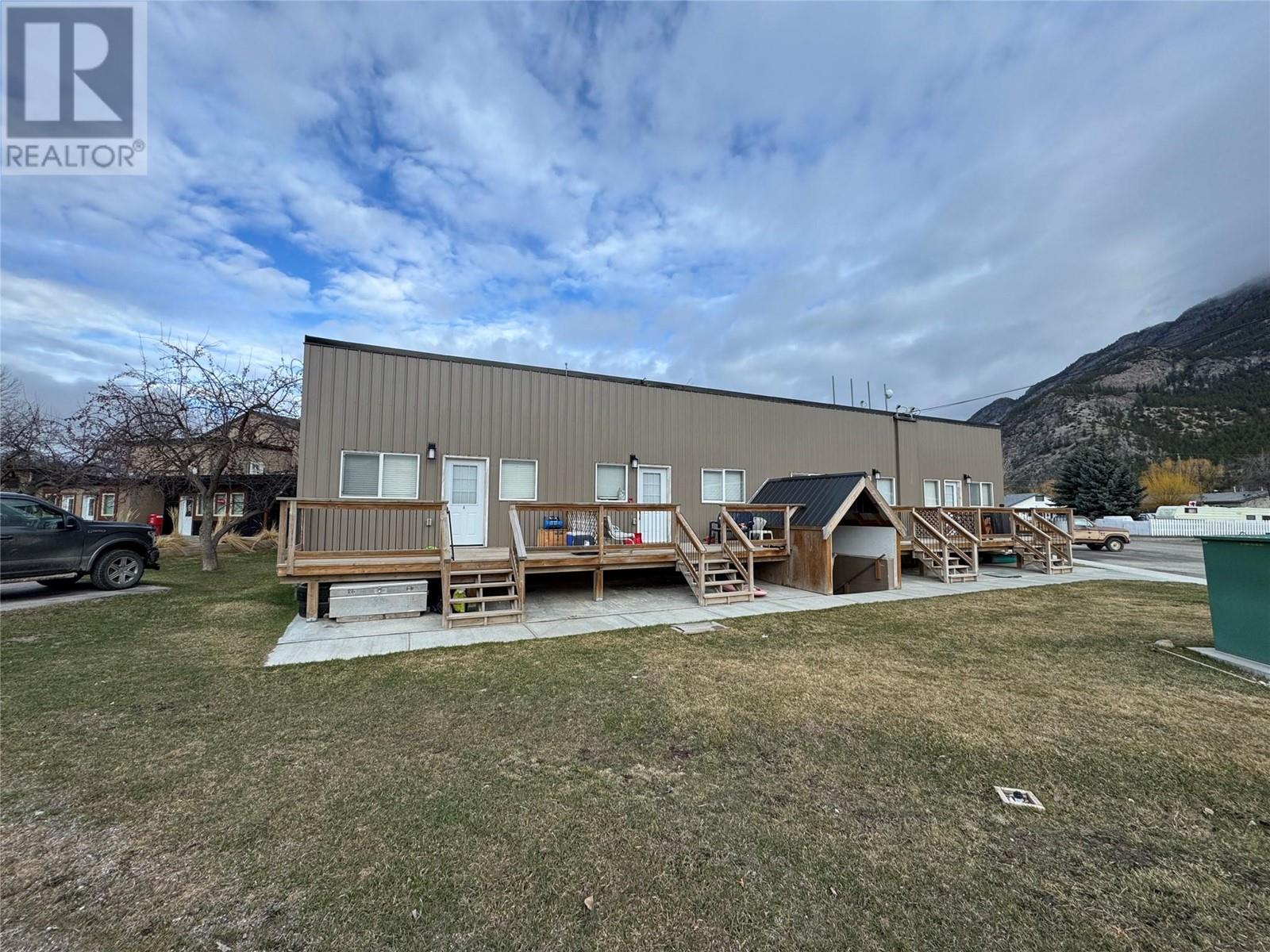 4957 Burns Avenue, Canal Flats, British Columbia  V0B 1B0 - Photo 4 - 10344460