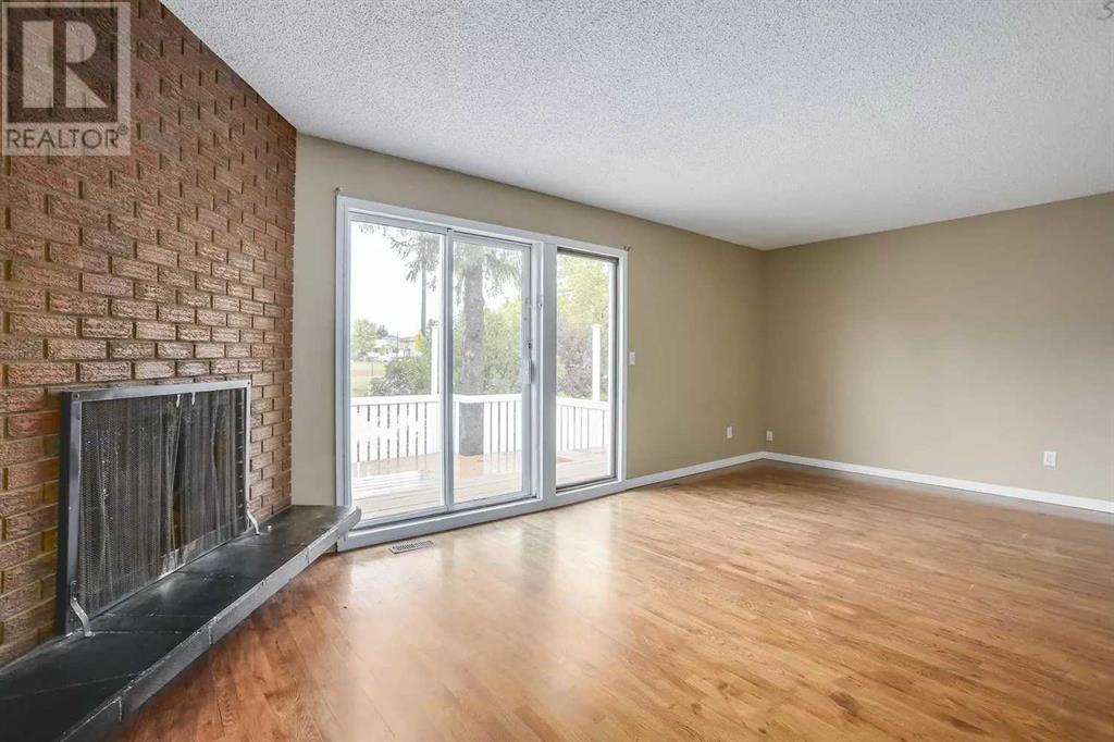 Property at 240 30 Avenue NE image 4