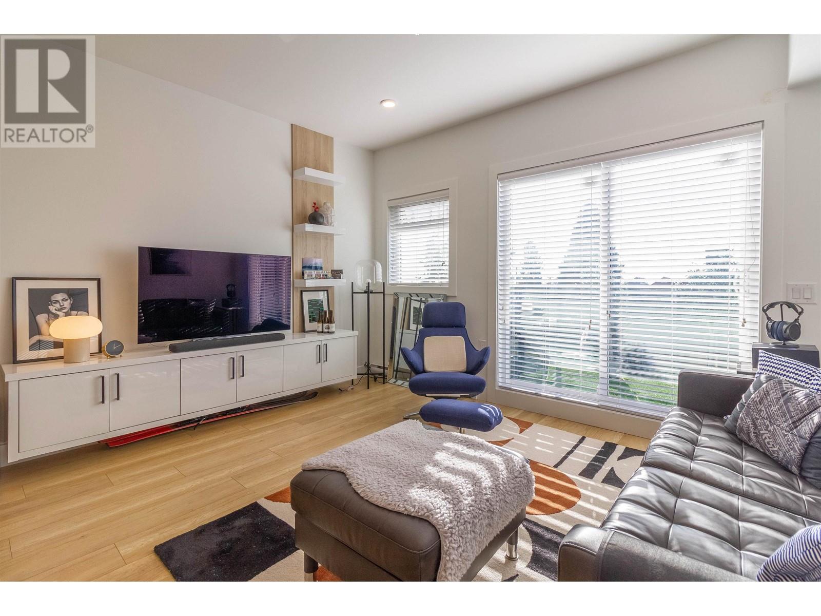Property at 16 6288 BERESFORD STREET image 3