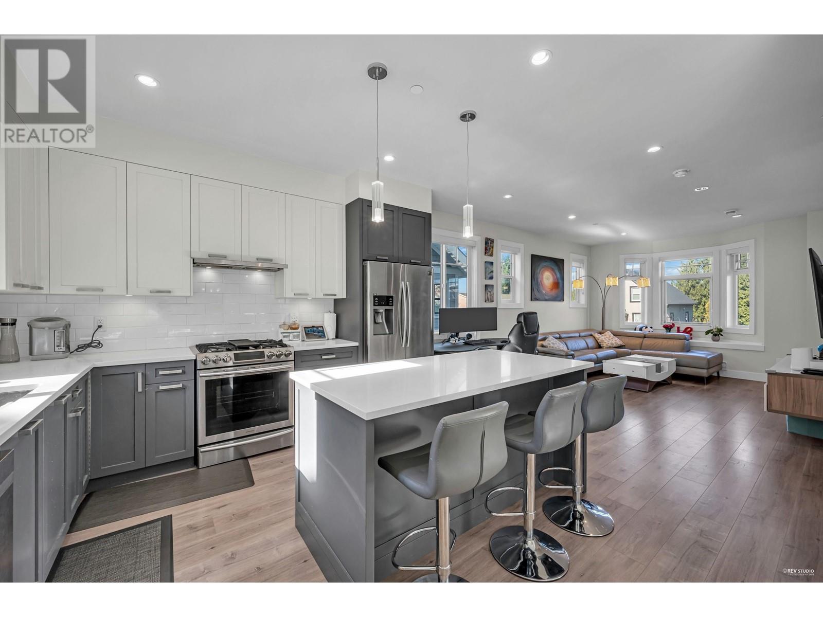 13 189 Wood Street, New Westminster, British Columbia  V3M 0L7 - Photo 1 - R2993320