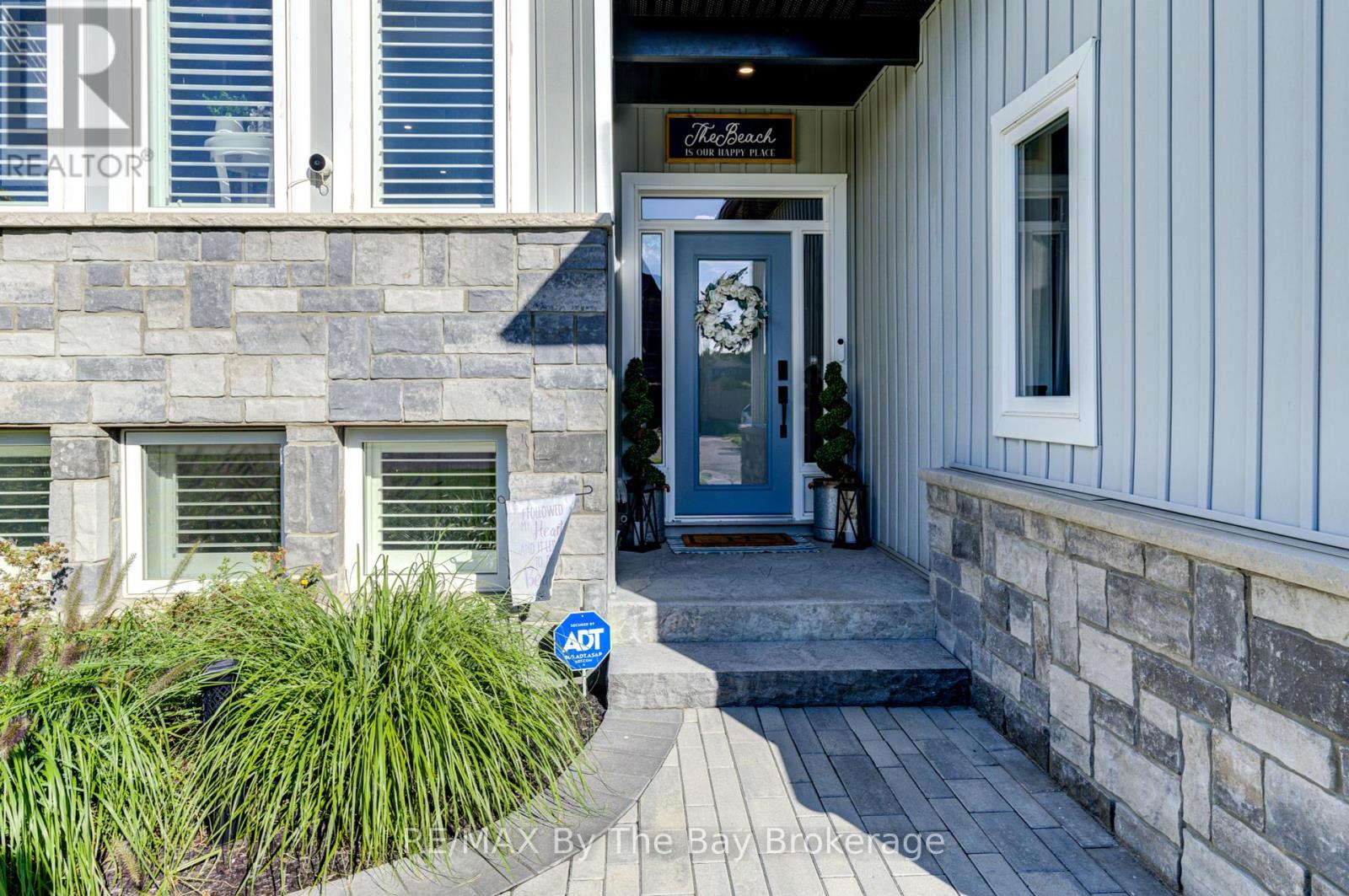 Property at 280 ROBINSON ROAD image 3