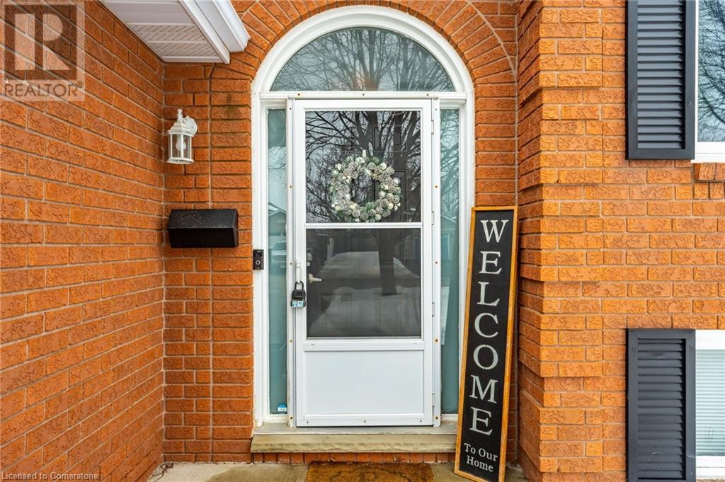 Property at 8 DIGBY Court image 2