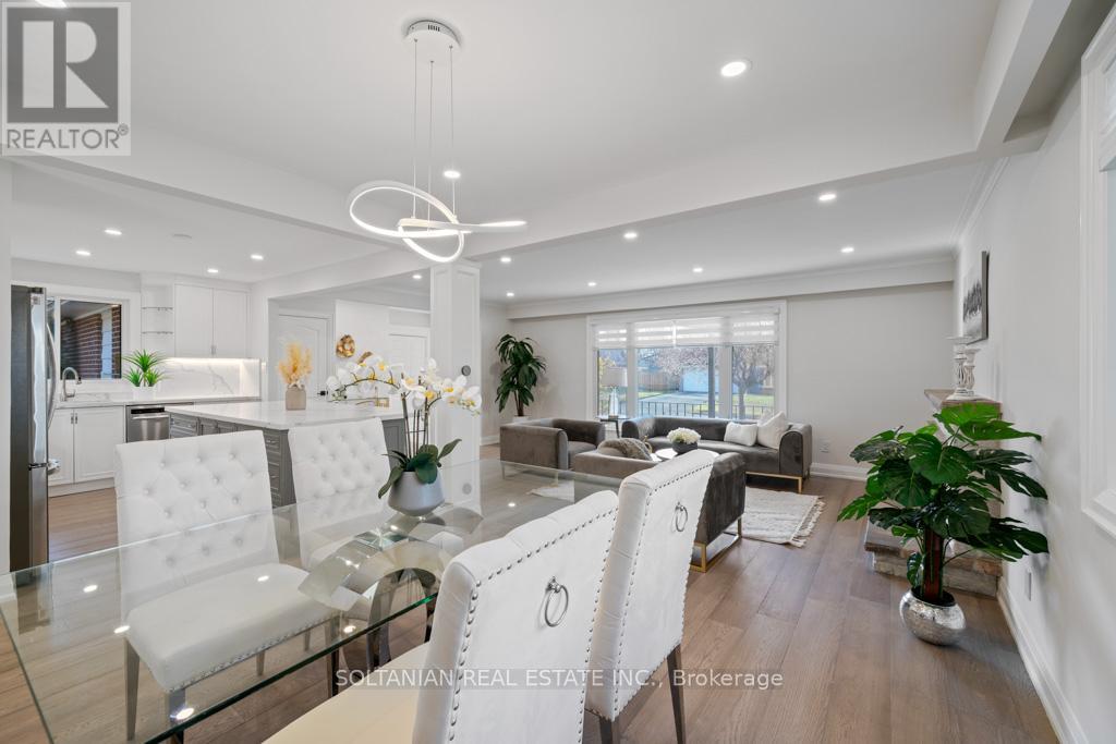 35 Brookland Avenue, Aurora, Ontario  L4G 2H6 - Photo 11 - N12098949