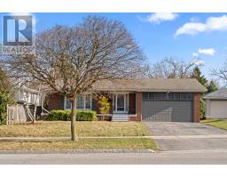 35 BROOKLAND AVENUE, Aurora, Ontario
