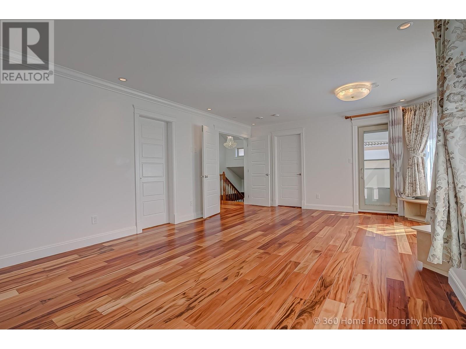 Property at 28 W 47TH AVENUE image 4