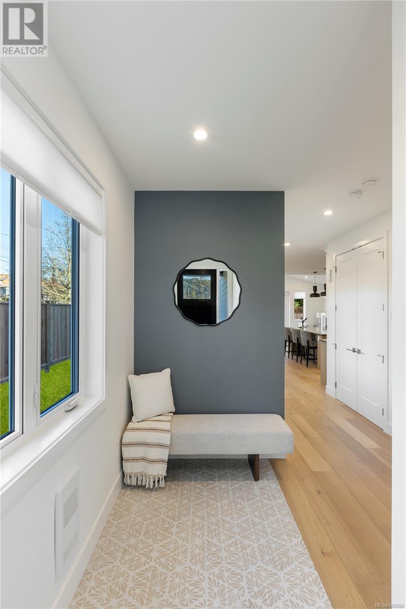 Property at 4319 Majestic Dr image 2