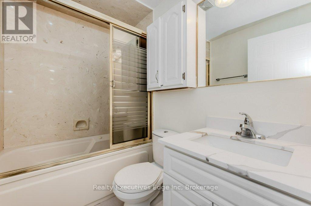 46 Appalachian Crescent, Kitchener, Ontario  N2E 1A4 - Photo 11 - X12099079