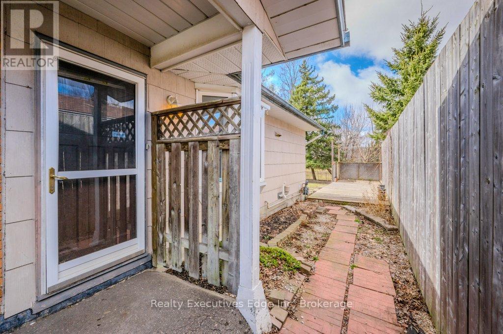 46 Appalachian Crescent, Kitchener, Ontario  N2E 1A4 - Photo 12 - X12099079
