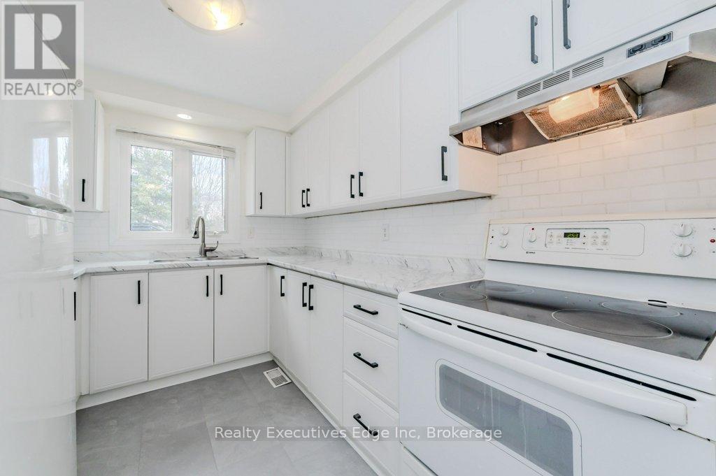 46 Appalachian Crescent, Kitchener, Ontario  N2E 1A4 - Photo 4 - X12099079