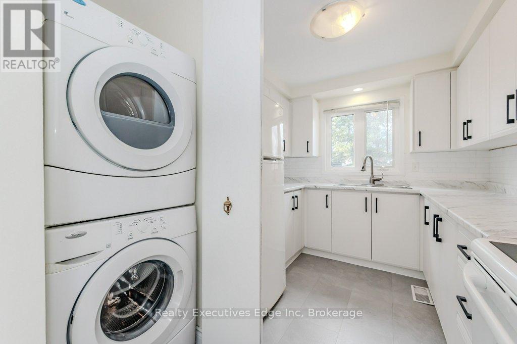 46 Appalachian Crescent, Kitchener, Ontario  N2E 1A4 - Photo 7 - X12099079